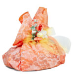 Tondi in tnt porta Colomba Arancioni con fiori bianchi